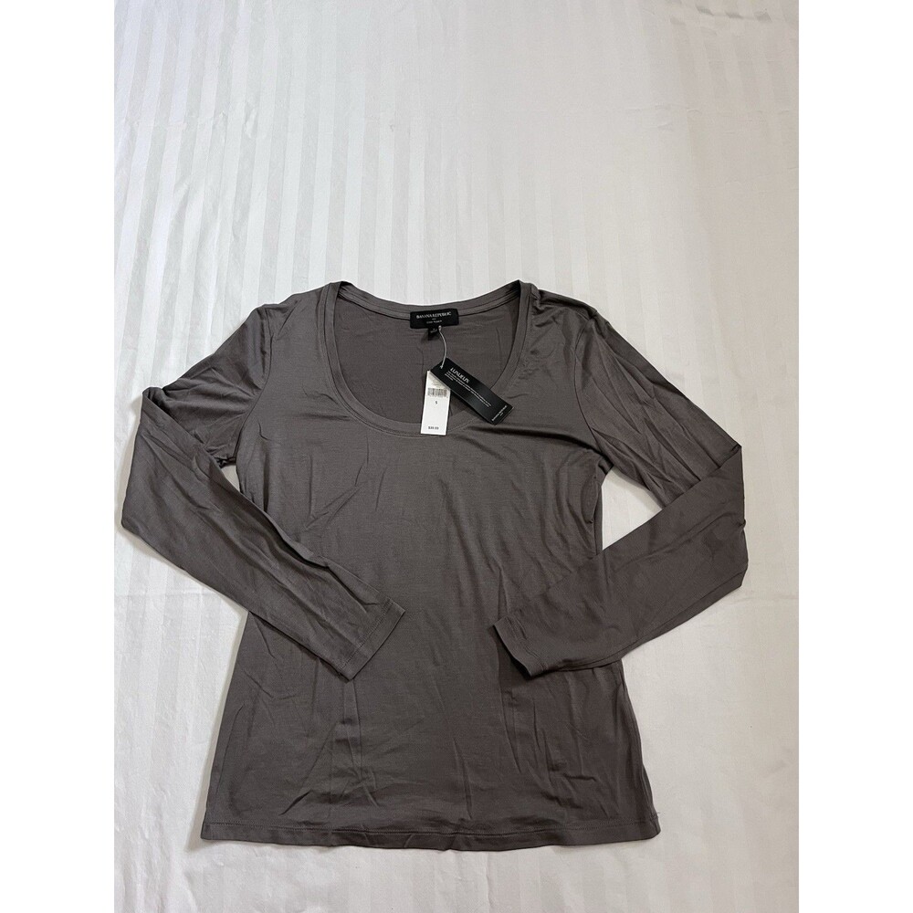 NWT Banana Republic Luxe Touch Long Sleeve Scoop Neck Top Gray Taupe Small